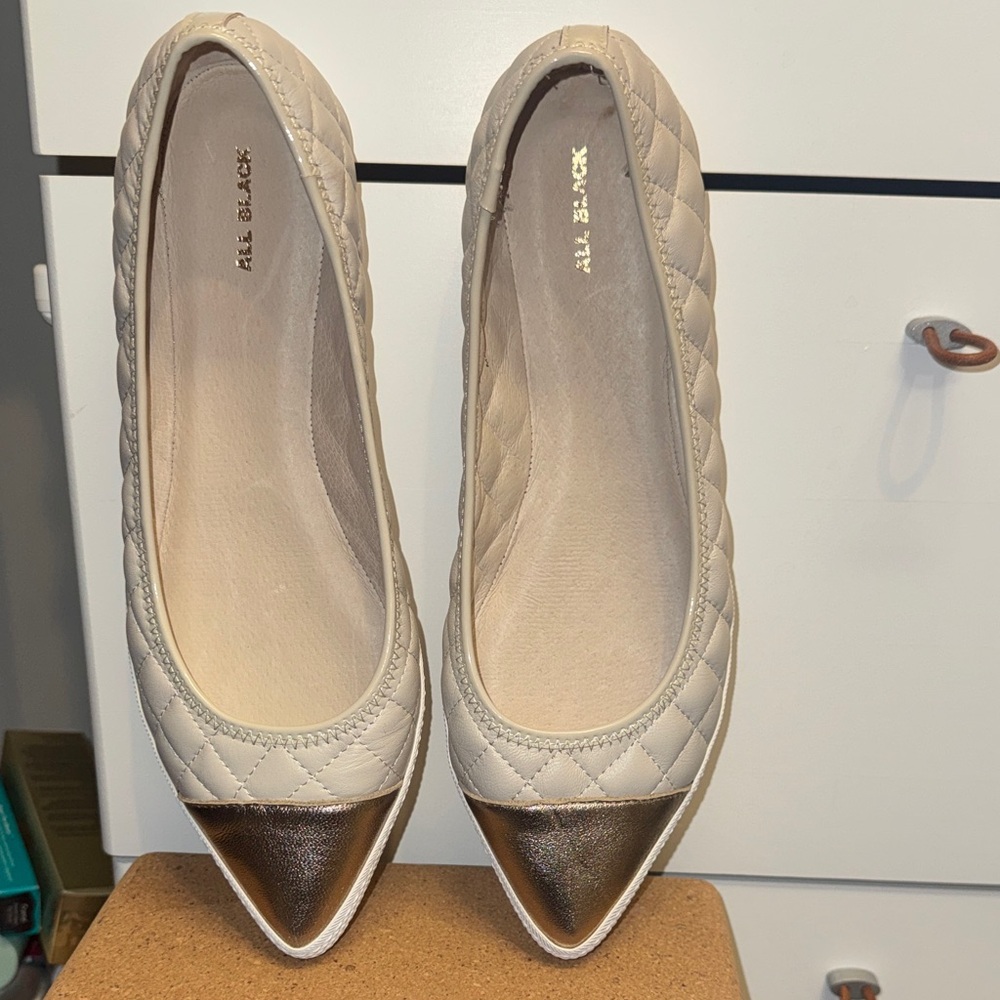 Women's Cream Quilted Flats with Gold Toe SIZE 41